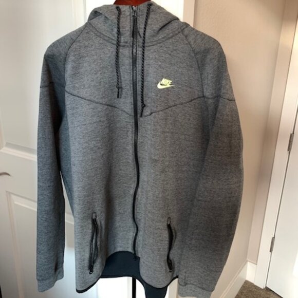 Nike Men's Tech Grey Fleece Full-Zip Windrunner Hoodie - Picture 1 of 7